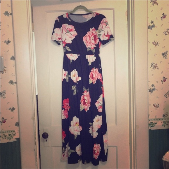 Dresses & Skirts - 🌼 Maxi Floral Print Dress 🌺